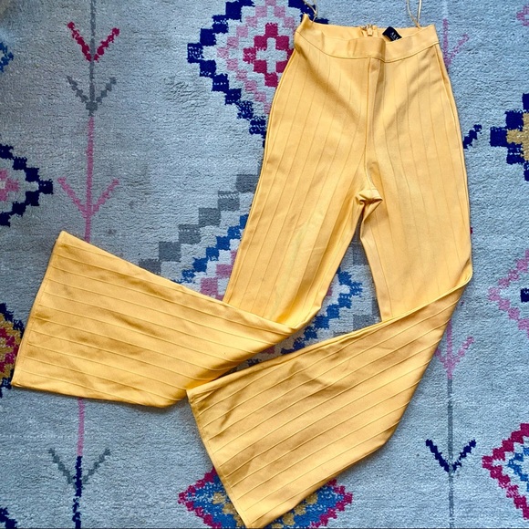 Akira High-Waisted Creamsicle Hot Pants sz M - Picture 1 of 4